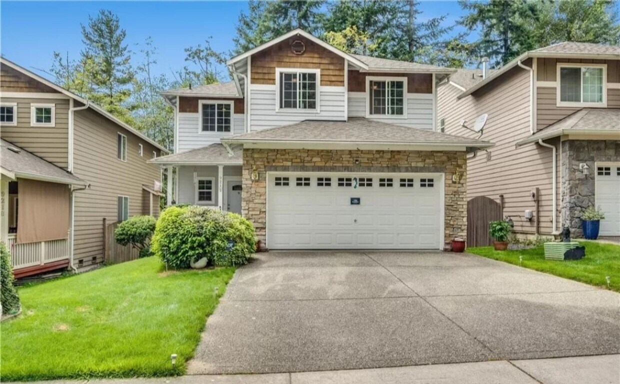 Primary Photo - Beautiful 3 Bed 2.5 Bath Everett Home @ a ...