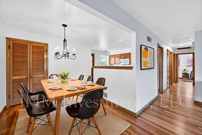 Foto del edificio - 4015 Greenmeadows Dr