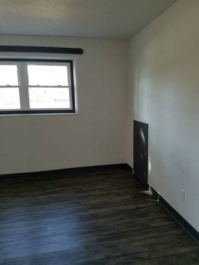 440 W Main St Unit 1, Decatur, IL 62522 440 W Main St Decatur, IL Apartments for Rent in