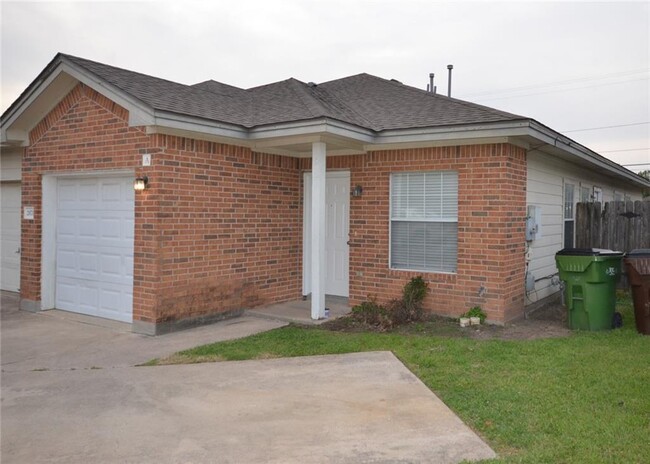 Building Photo - 2871 Southampton Way
