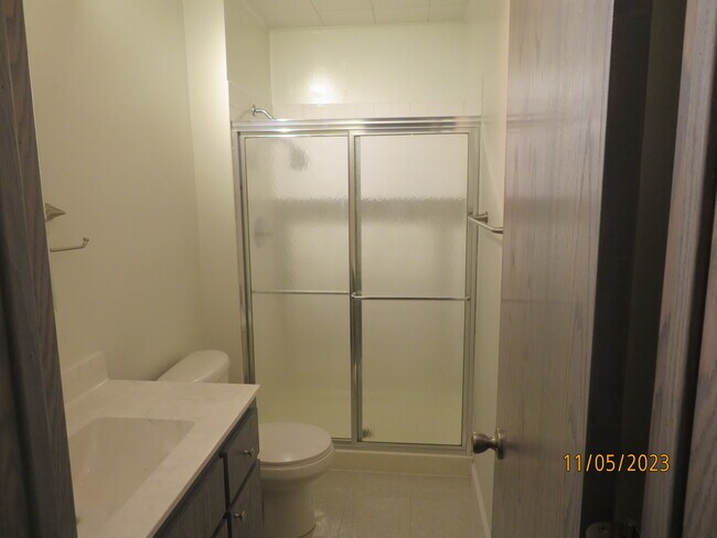 Foto del edificio - 324 McGoodwin Ave