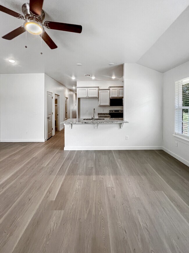 Foto del edificio - 805 SW Summit Ave