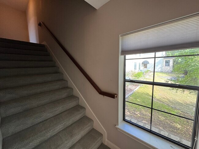 Foto del edificio - 7701 Rialto Blvd