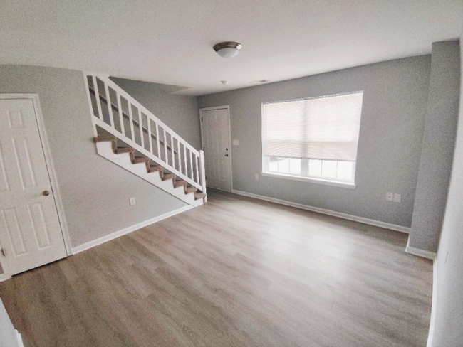 Building Photo - 65 Duiguid Dr