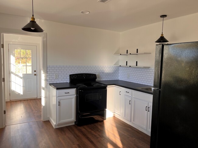 Kitchen - 238 Georgia St