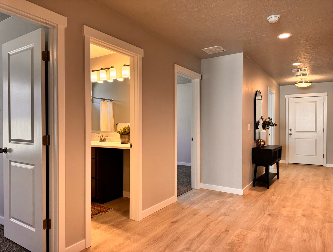 Foto del edificio - 10330 Crystal Ridge Dr