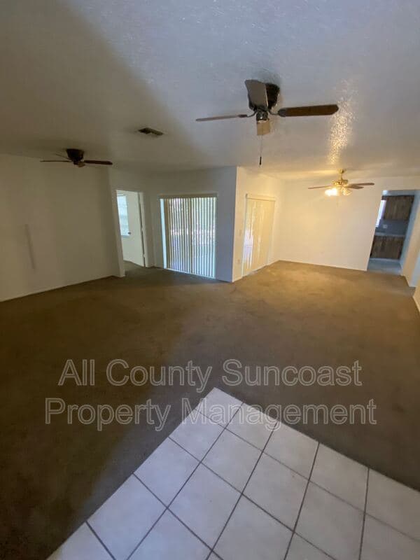 Building Photo - 2925 Pinellas Point Dr S