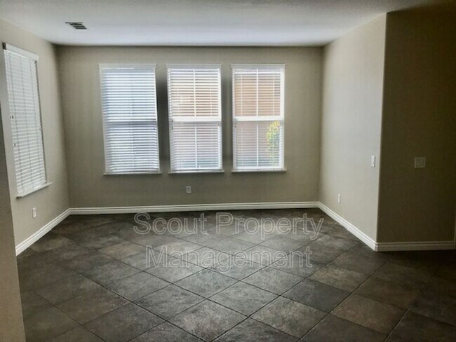 Foto del edificio - 28770 Oak Park Ln