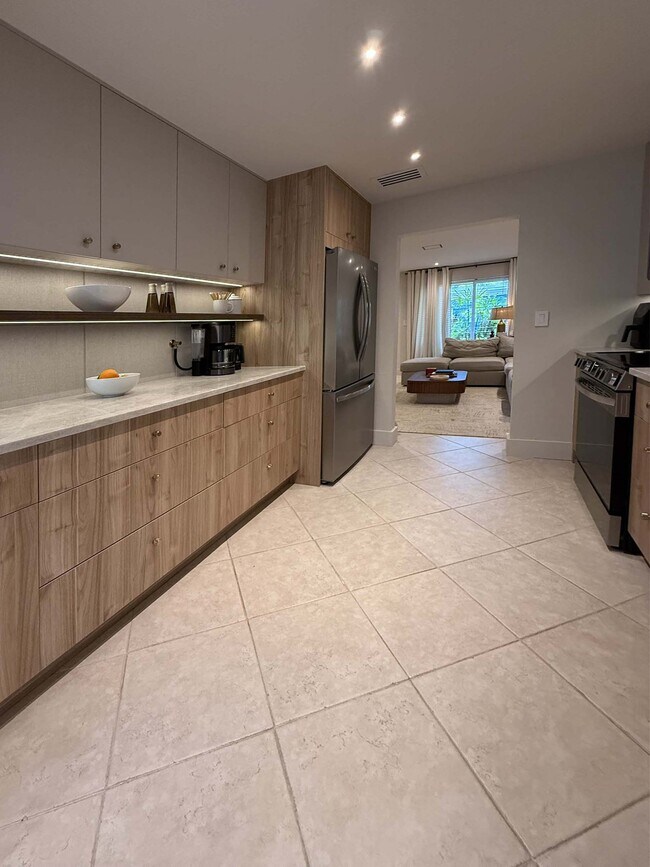 Foto del edificio - 1432 NE 23rd St