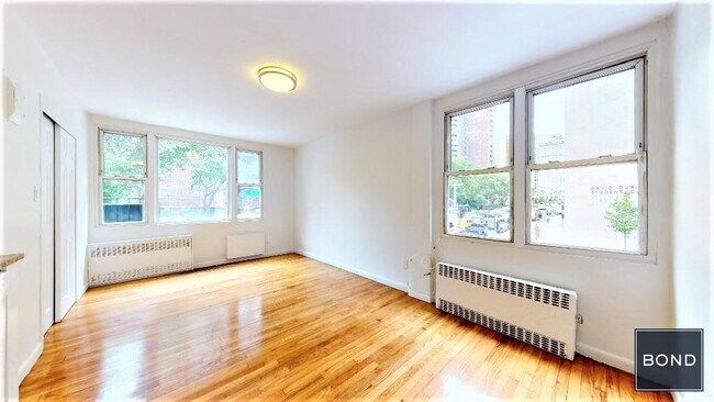Building Photo - 260 W 27th St