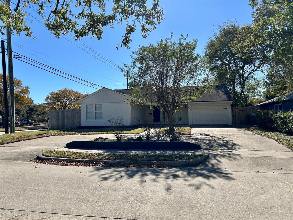 Foto principal - 4001 Woodshire St