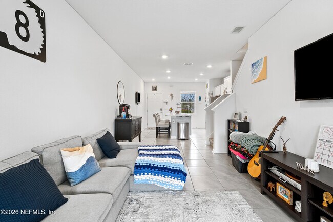 Building Photo - 8415 Zenith Cir