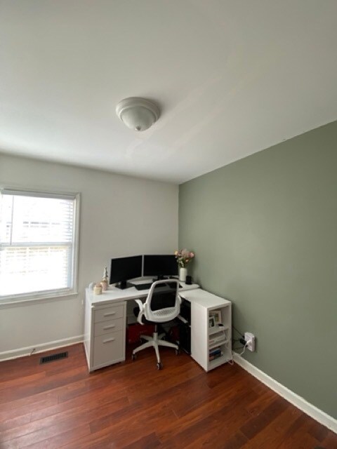 Foto del edificio - 708 Ileagnes Rd