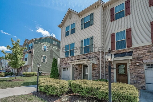 Building Photo - 4223 New Hermitage Dr