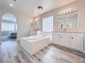 Building Photo - 7868 Arroyo Glen Ct