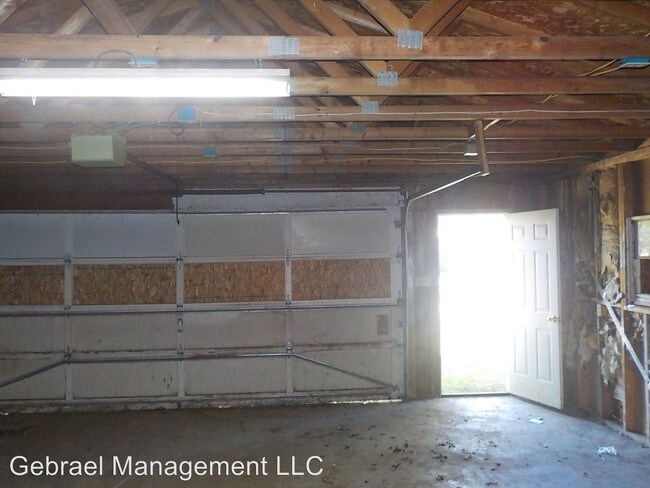 Building Photo - 2710 E Pierson Rd