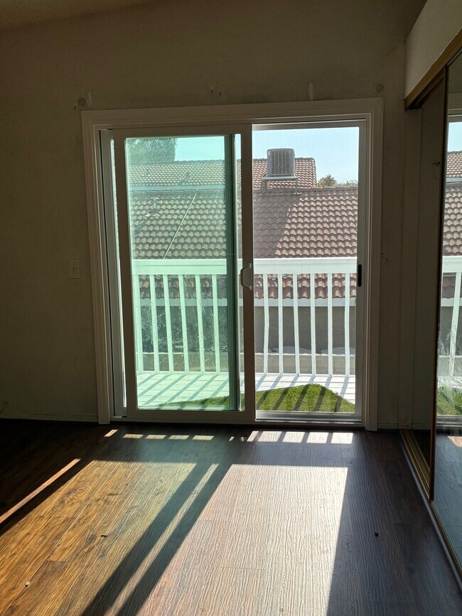 Foto del edificio - 1834 Springtree Dr