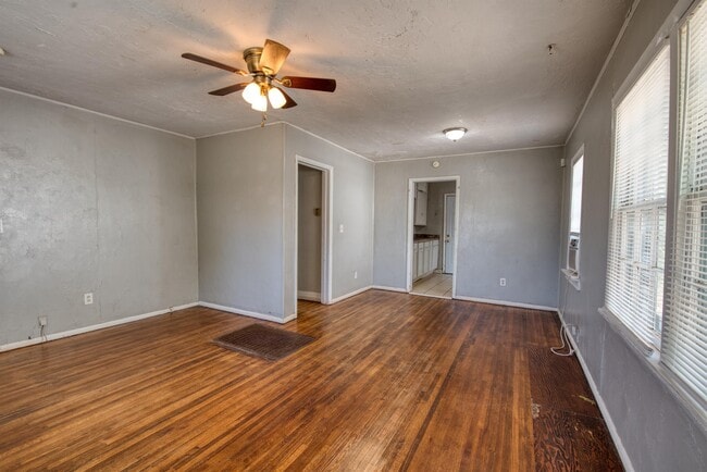 Building Photo - 3028 NW 28th St