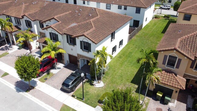 Foto del edificio - 3384 SE 1st St