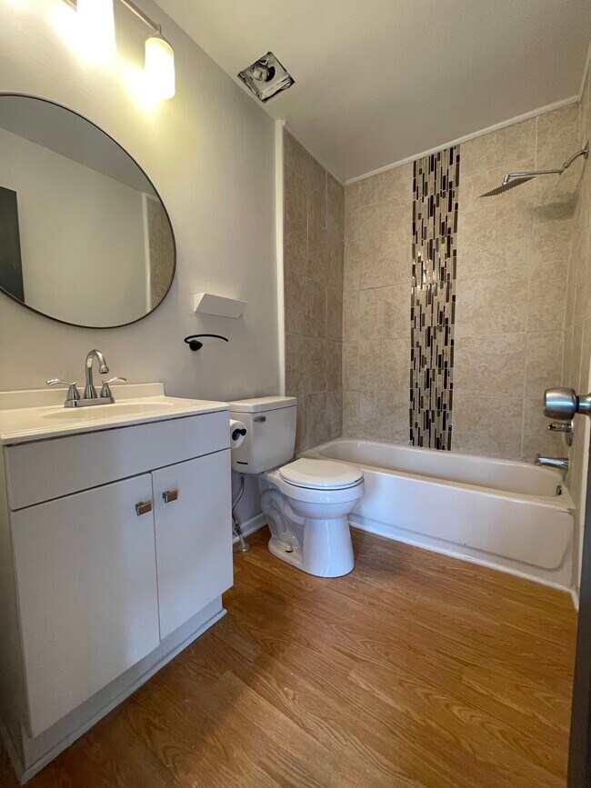 Baño - 931 Mill Stone Dr
