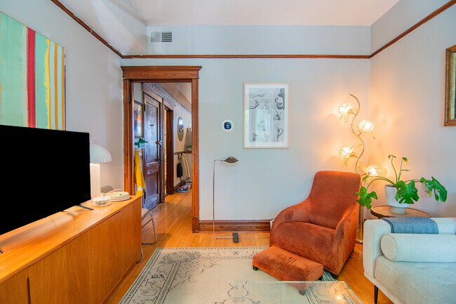 Foto del edificio - 883 N Marshfield Ave