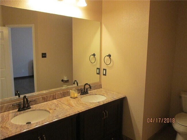 Foto del edificio - 5401 Chinkapin ln