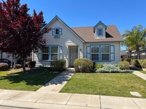 Building Photo - 1161 Syracuse Ln