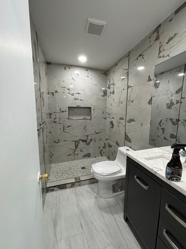 Foto del edificio - Remodeled 4 bedroom Home in Chula Vista