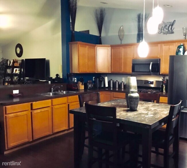Foto del edificio - 3 br, 2 bath Townhome - 486 W 76th Avenue