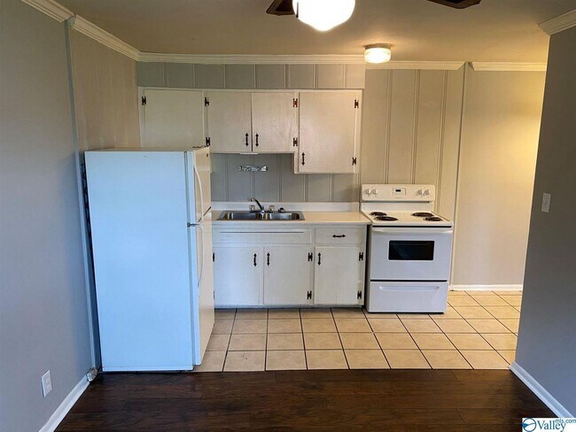 Foto del edificio - 2216 N Memorial Pkwy