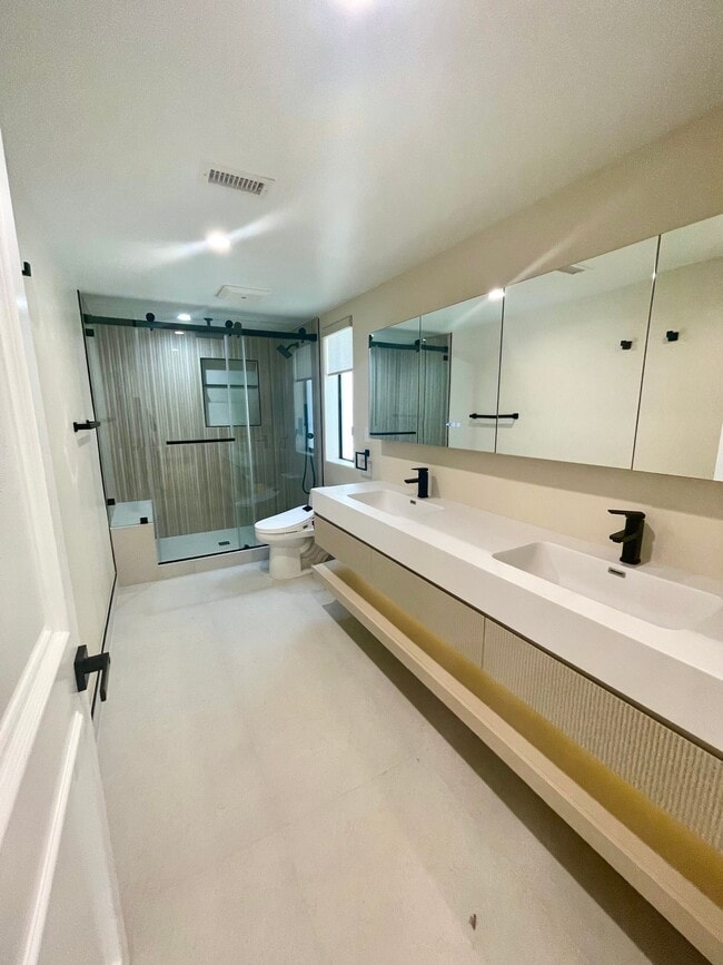 Building Photo - 1146 Hacienda Pl