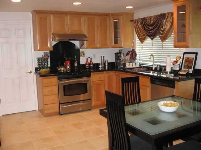 Kitchen - 3118 Paseo Robles