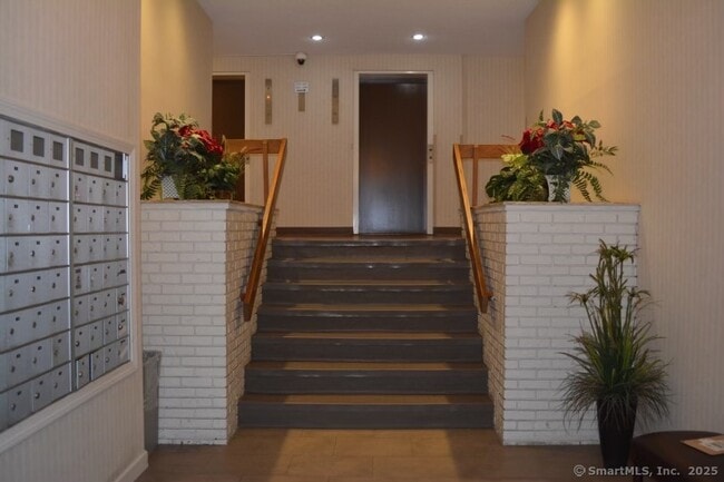 Building Photo - 34 A Padanaram Rd
