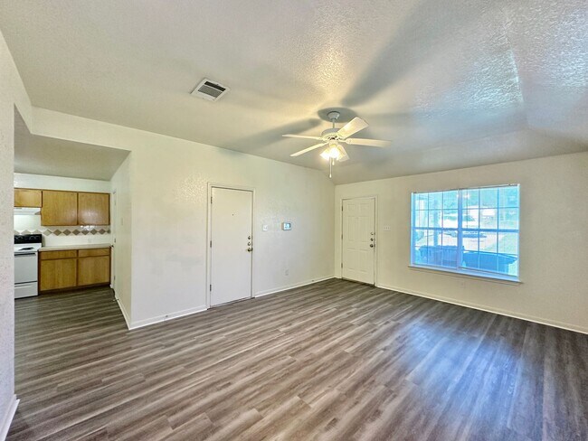 Foto del edificio - 2207 Indian Trail