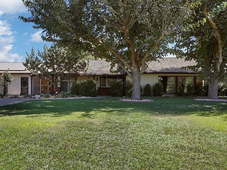 Foto principal - 11925 Valpico Rd