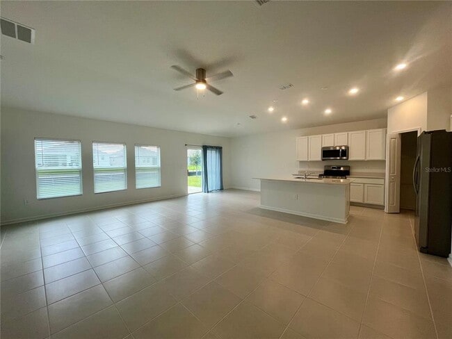Foto del edificio - 4700 Golden Knight Blvd