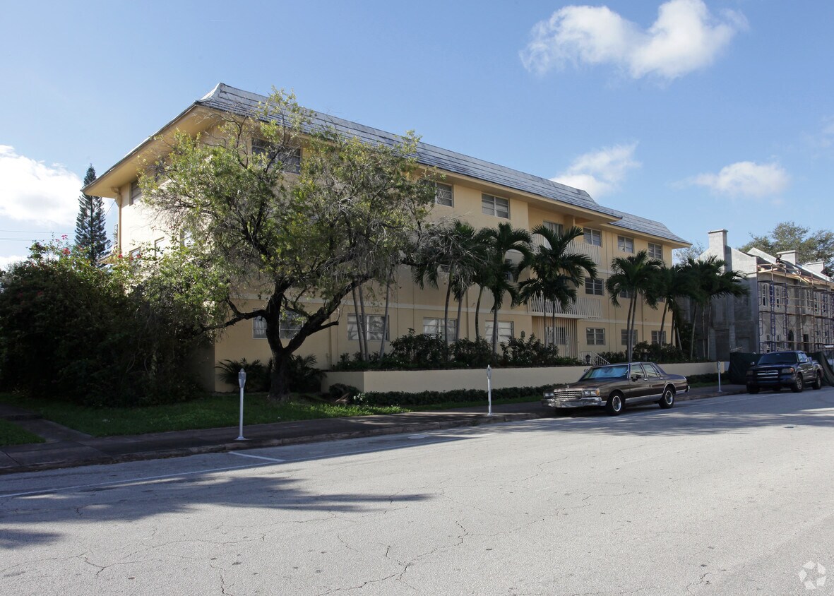 Foto principal - 430 Valencia Ave