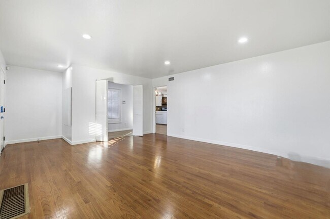 Foto del edificio - 9623 Adams St