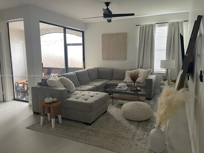Foto del edificio - 11864 NW 11th St