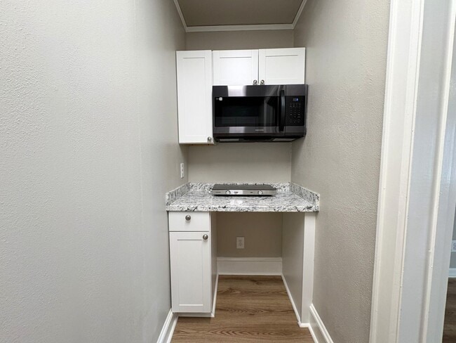 Foto del edificio - AVAILABLE IN JANUARY 2026!