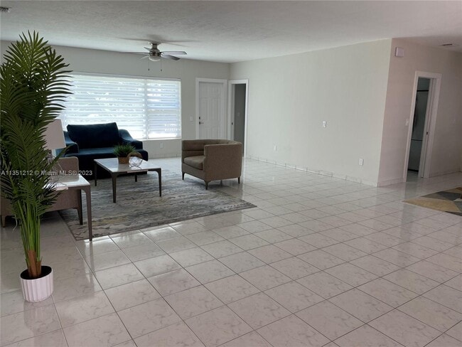 Building Photo - 1602 Micanopy Ave
