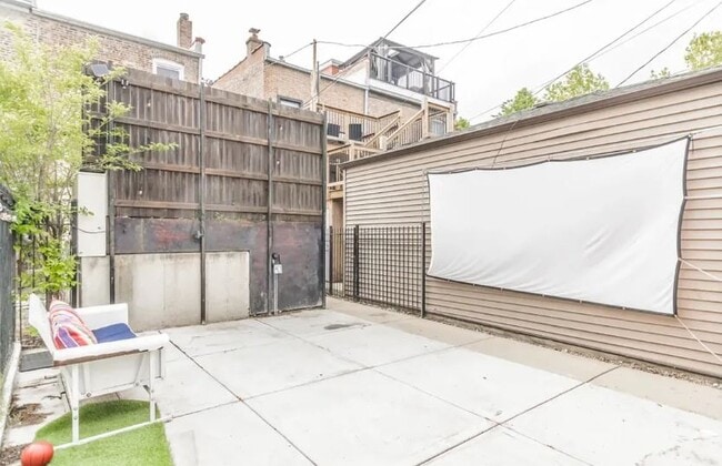 Building Photo - 4805 S Langley Ave