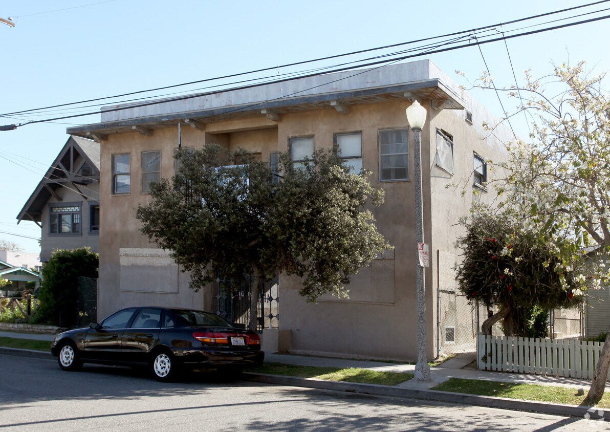 Primary Photo - 1044 Maine Ave
