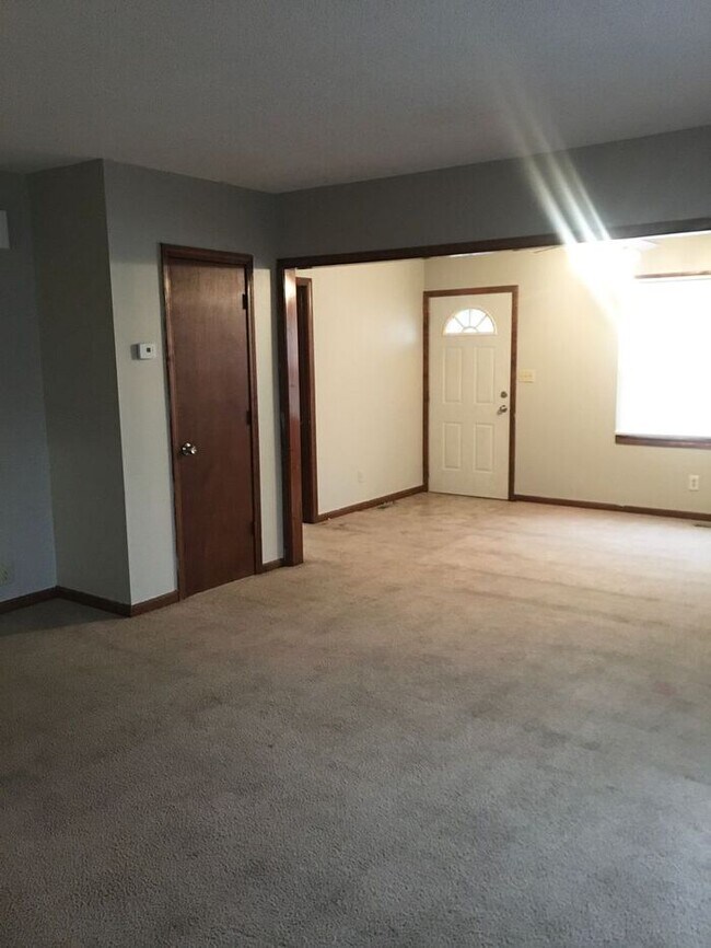 Foto del edificio - 3 bedroom / 1 bath house for rent - $1100-...
