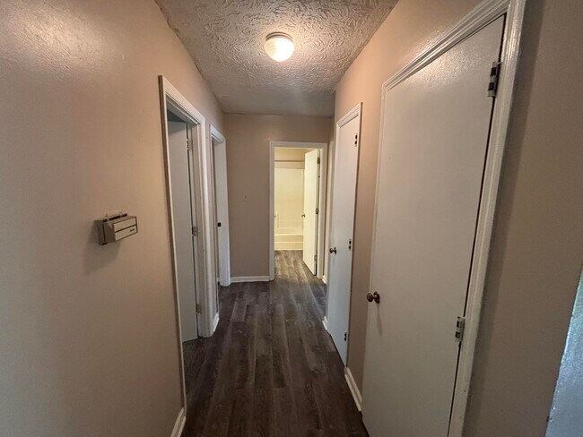 Foto del edificio - 3697 Crosby Dr