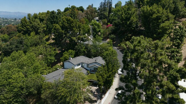 Foto del edificio - 3601 Dellvale Pl