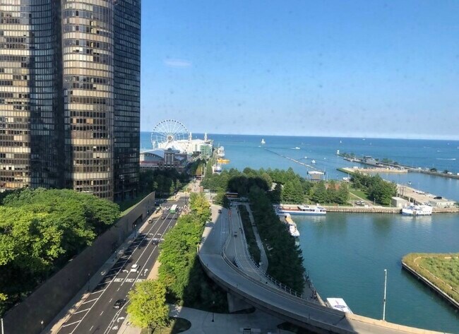 Foto del edificio - 474 LAKE SHORE Dr