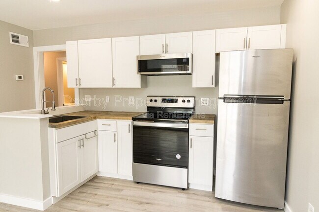 Foto del edificio - 903 Forest Dale Ln