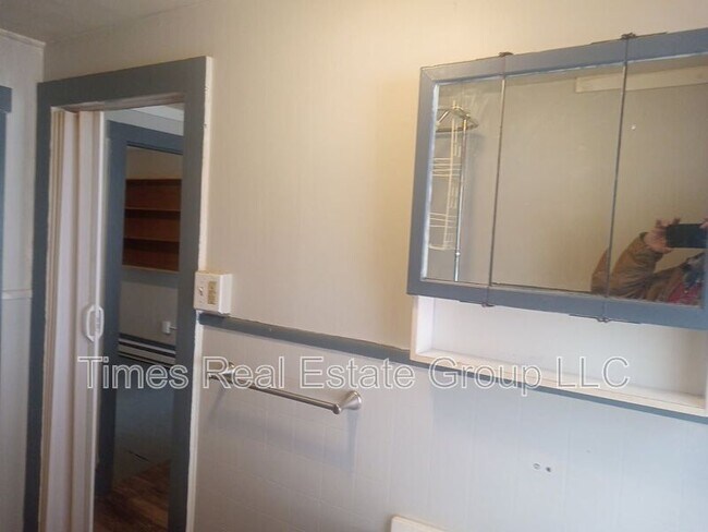 Foto del edificio - 206 W Railroad St