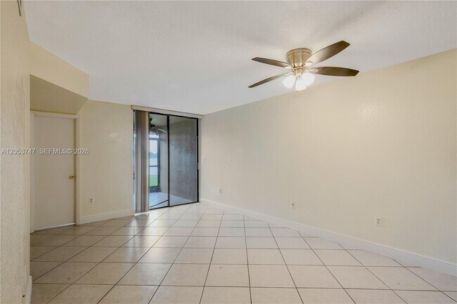Building Photo - 15545 N Miami Lakeway